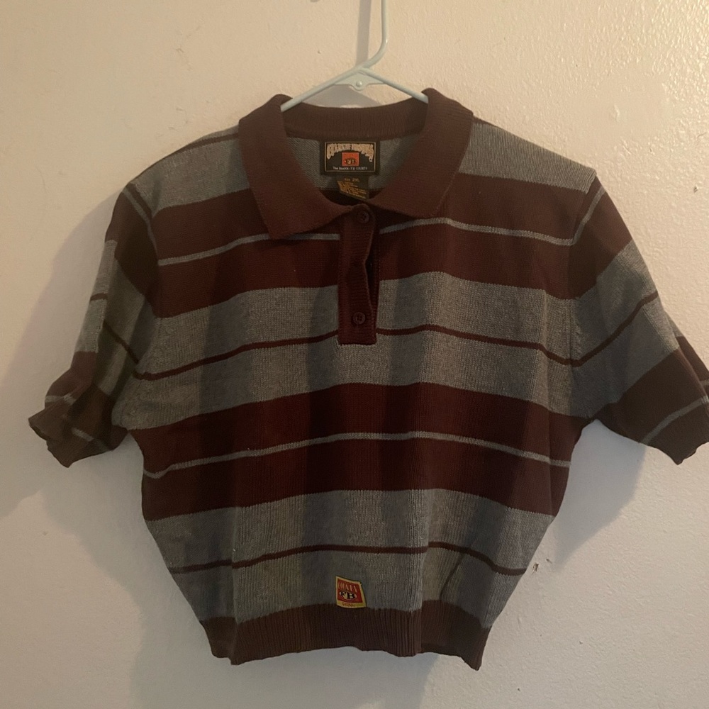 The OG FB County women’s crop shirt. Great condition. Color is grey and brown.